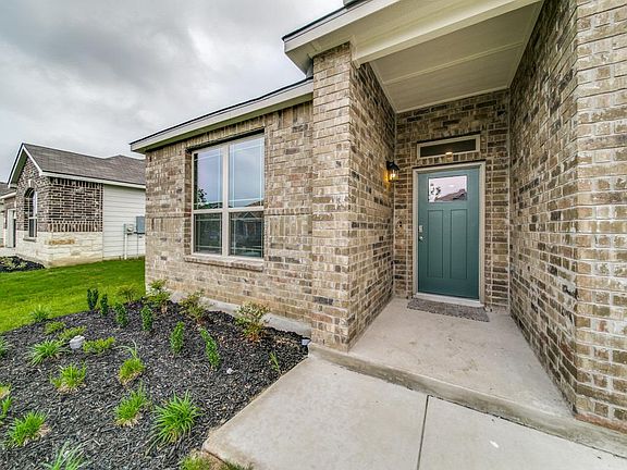 2nd image of 205 Stag Way