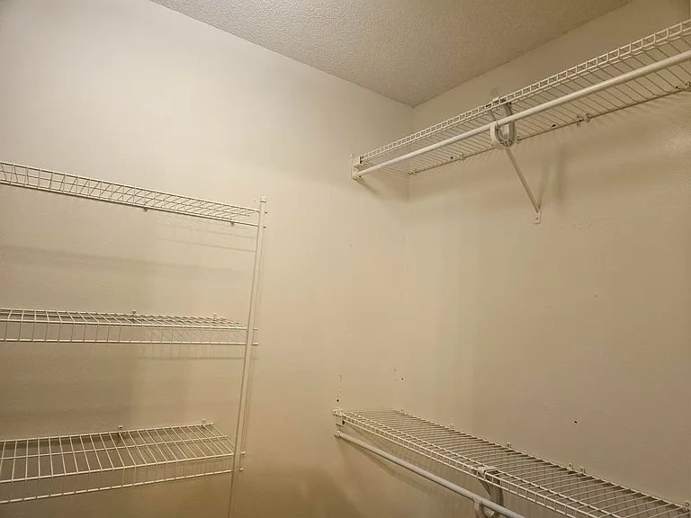 2711 Greenbriar Dr #A — Photo 27