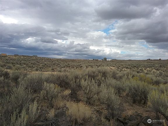 2nd image of 12 Elk City Pl
