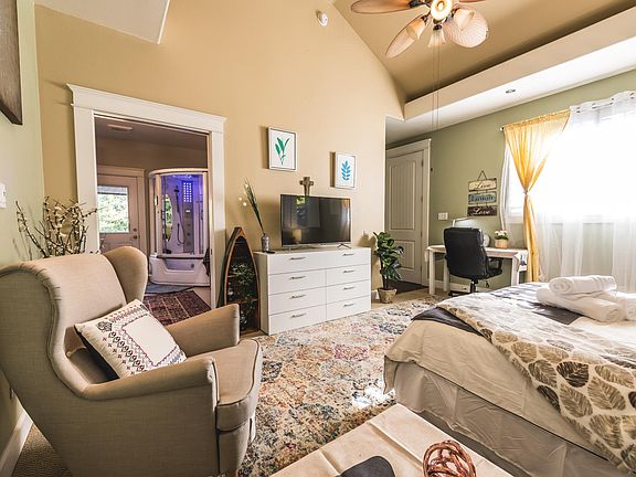 3rd image of 380 W Meadow Dr #1