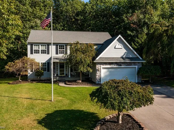 7033 Oak Tree Dr S, Lorain, OH 44053