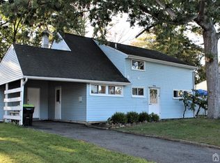 15 Pinetree Rd, Old Bridge, NJ 08857