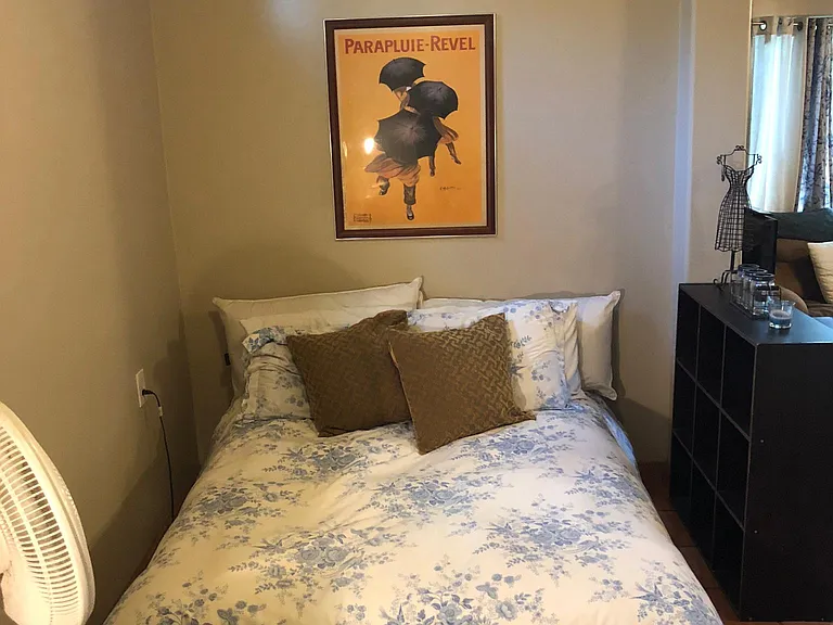 2001 E 9th St #1/2 — Photo 7