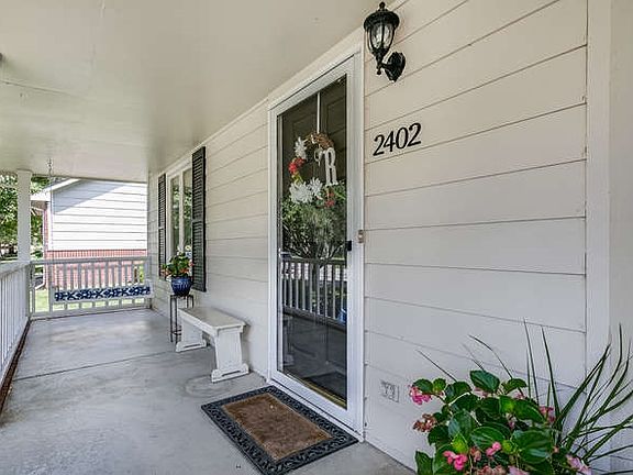 4th image of 2402 N Stoneybrook St