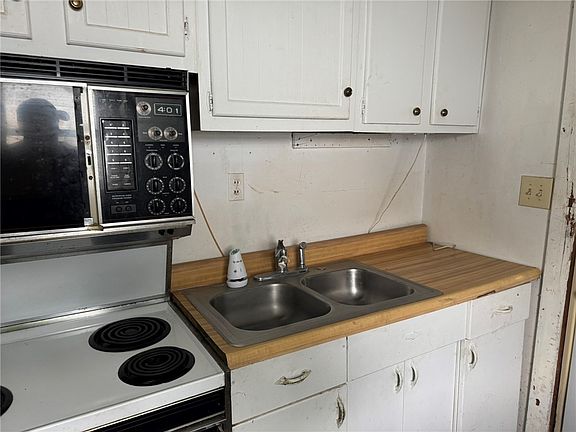 4th image of 3205 Shadyview Rd