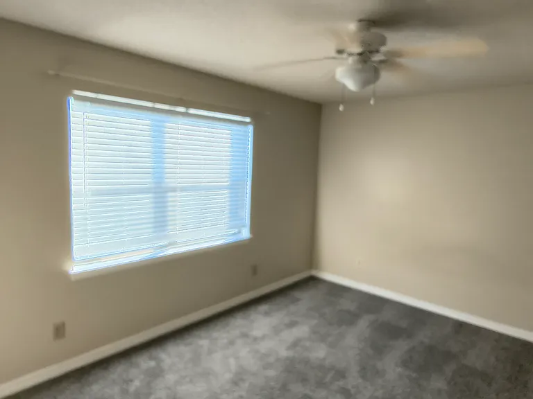 47 Lake Shore Dr — Photo 1