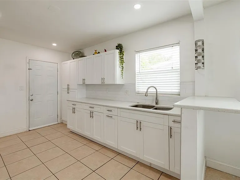 101 40th Ave NE — Photo 15