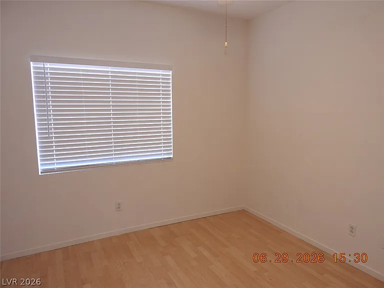 742 Endicott Ct — Photo 35