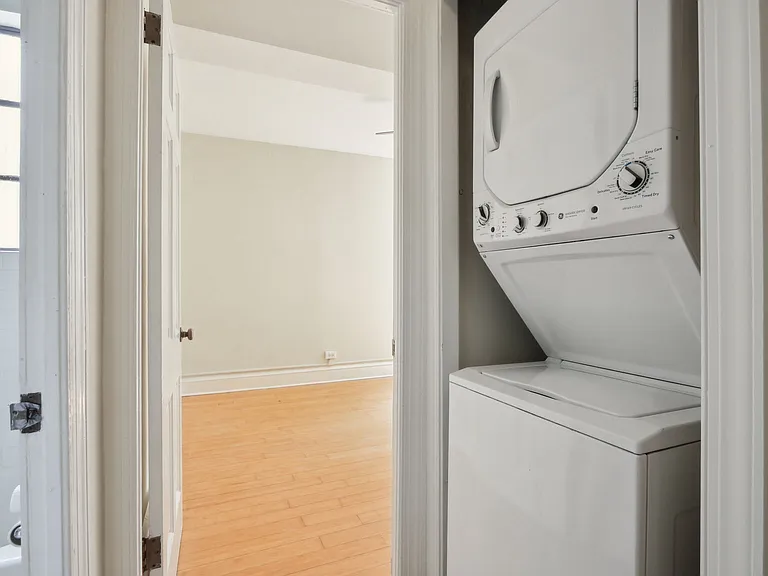 589 Auburn Ave NE #B — Photo 14