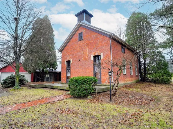 878 Northeast Ave, Tallmadge, OH 44278
