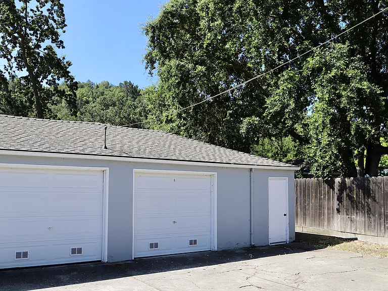 3729 Mosswood Dr — Photo 20