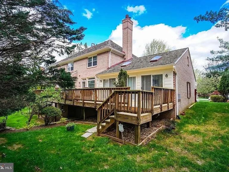 9720 Holloway Hill Ct — Photo 19