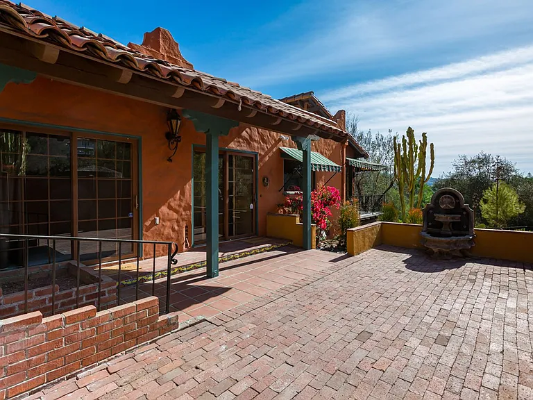8873 Golf Dr — Photo 33
