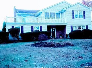 144 Clay Pitts Rd, Greenlawn, NY 11740