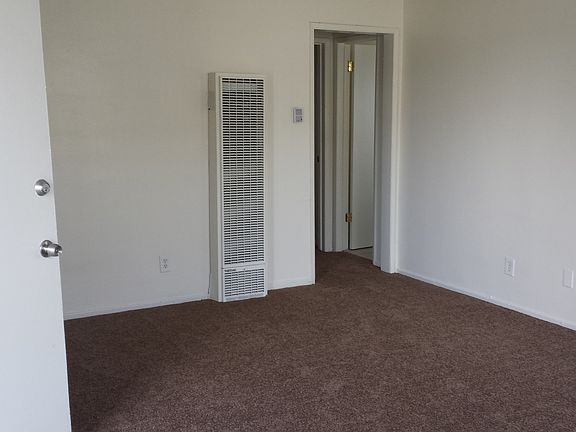 4th image of 132 E Hazel St APT 4