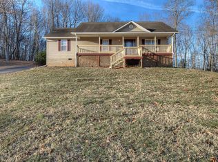 138 Emerald Hills Dr, Elizabethton, TN 37643