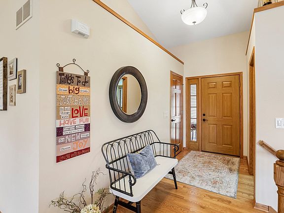 4th image of 810 Ganser Dr