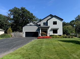 1119 Quassey Ave, Lake Bluff, IL 60044