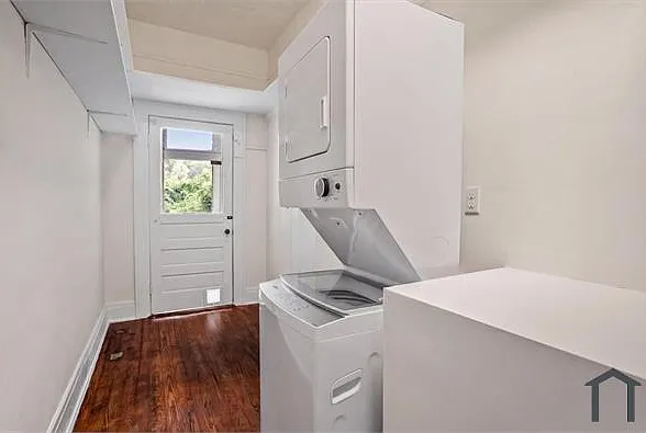 806 Vance St N — Photo 14