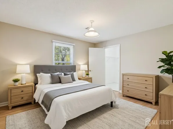 20 Austin Ct #7, Freehold, NJ 07728