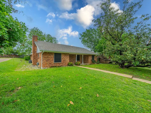 806 E Coral Way, Grand Prairie, TX 75051