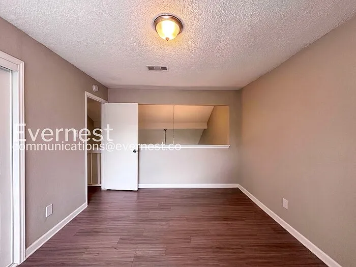 2719 Meadowgrass Ln — Photo 14