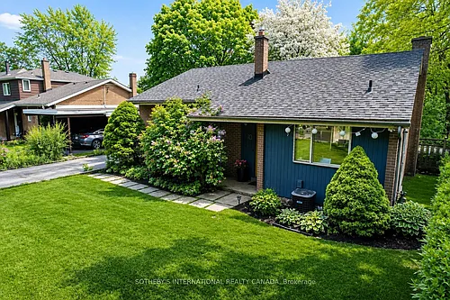 10 Ternhill Cres Photo 1