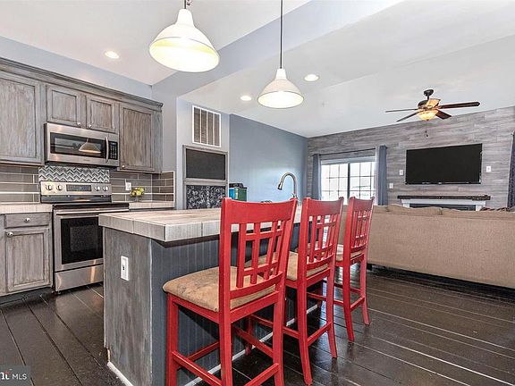 4th image of 10363 Bridle Ct
