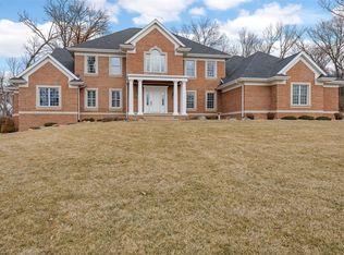 5012 Autumn Dr, Cedar Rapids, IA 52411