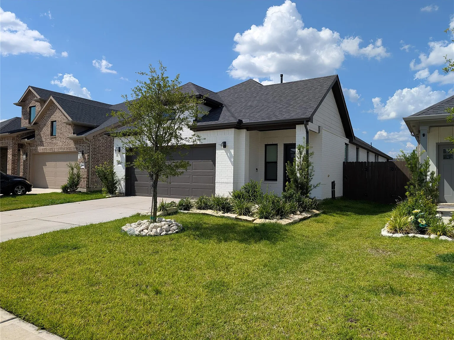 4 bed, 2.5 bath, 1733 sqft, $2,500 — Photo 3