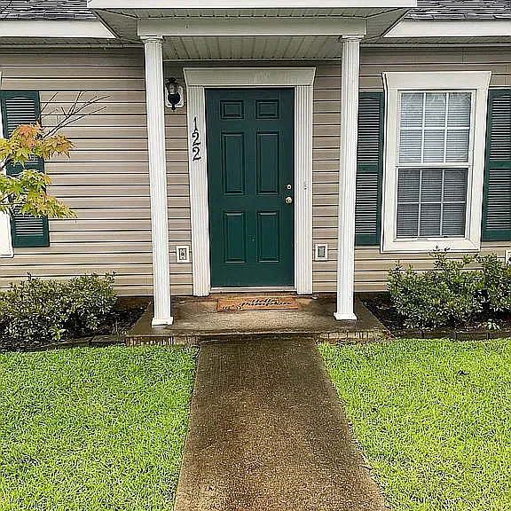 122 Karlie Ct — Photo 1