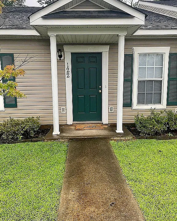 122 Karlie Ct
