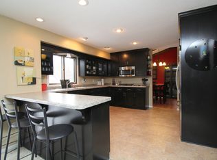 7675 Annapolis Ln N, Maple Grove, MN 55311