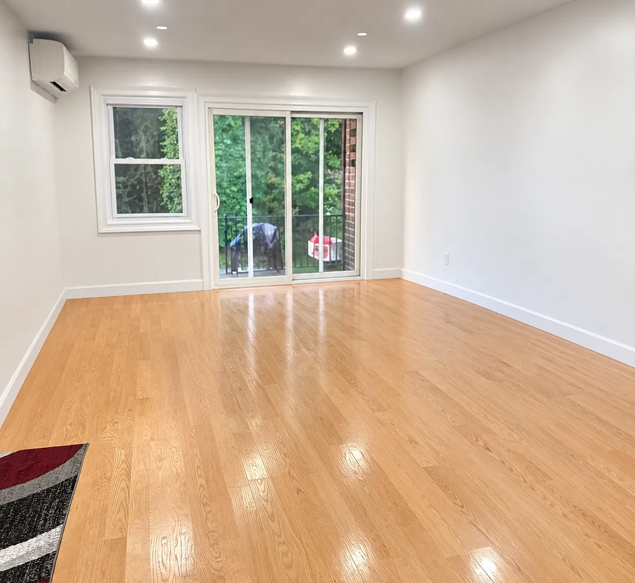3 bed, 1200 sqft, $3,200 — Photo 4