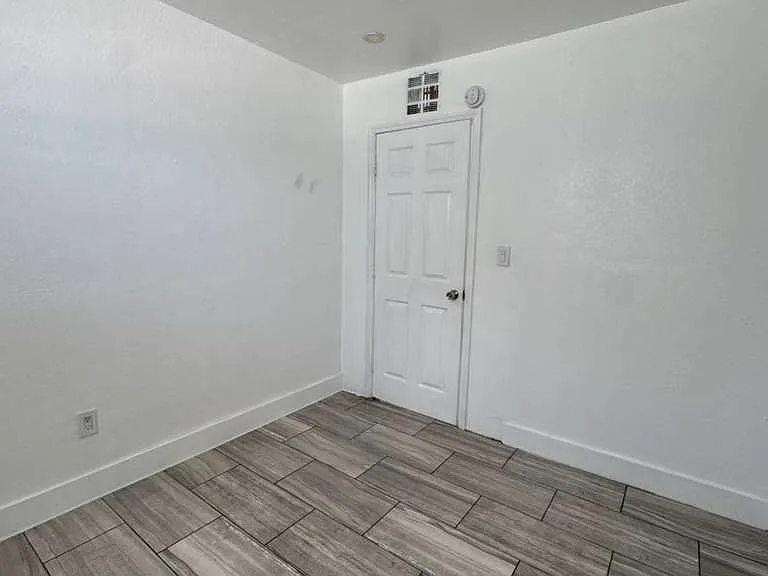 529 Lucy St #5 — Photo 9