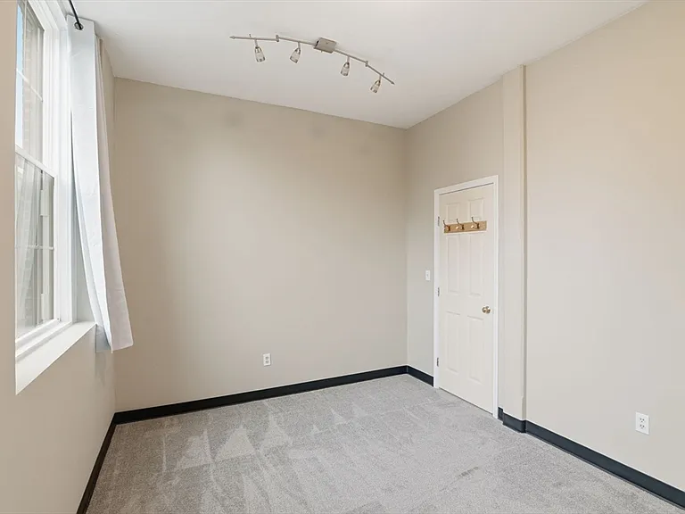 21 Linden St #212 — Photo 27