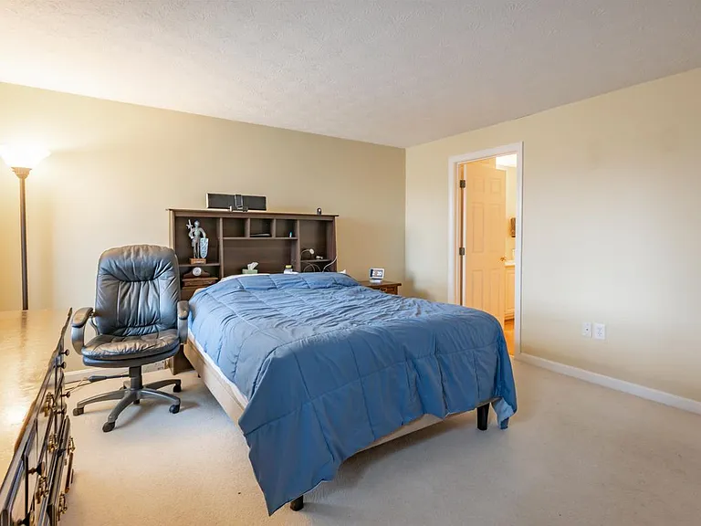 4 Myopia Ln — Photo 17