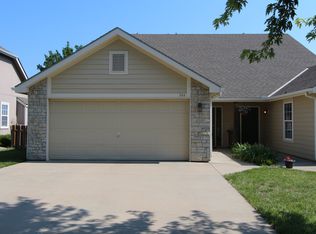 944 N Fieldstone Dr, Lawrence, KS 66049