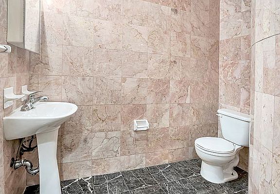 5th image of 229 E 35th St APT 1A