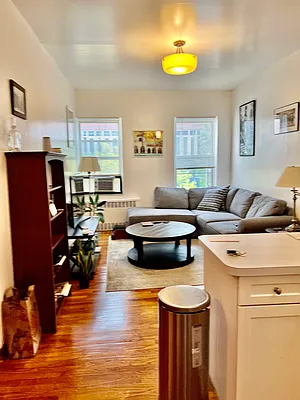 Rented by Bank Neary | media 10