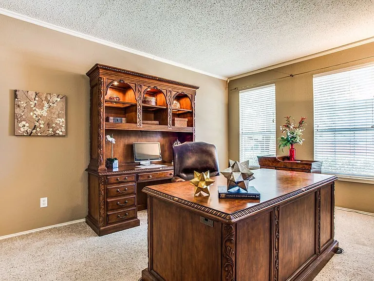 6302 Autumnwood Dr — Photo 11