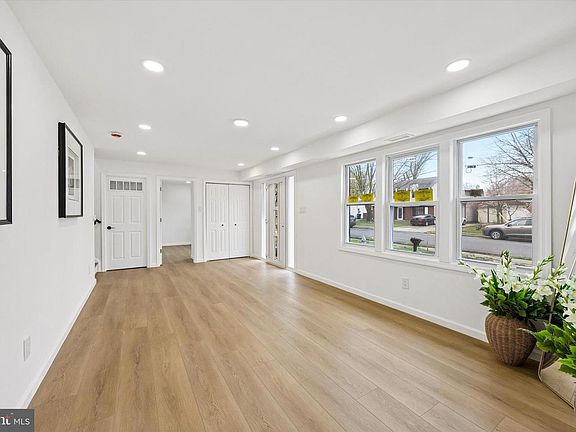 3rd image of 16 Buckingham Rd
