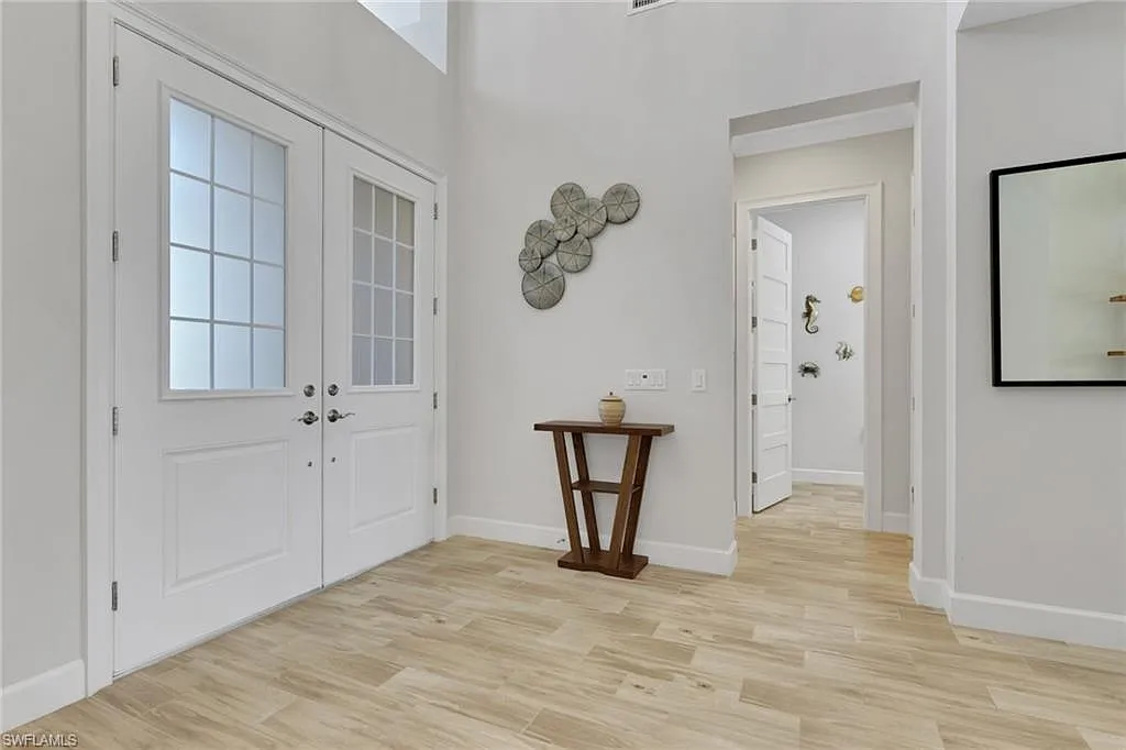 2 bed, 2.5 bath, 2358 sqft, $14,000 — Photo 2