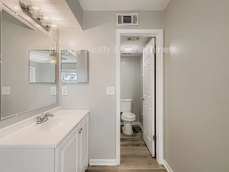 Parkridge Apartments — Photo 15