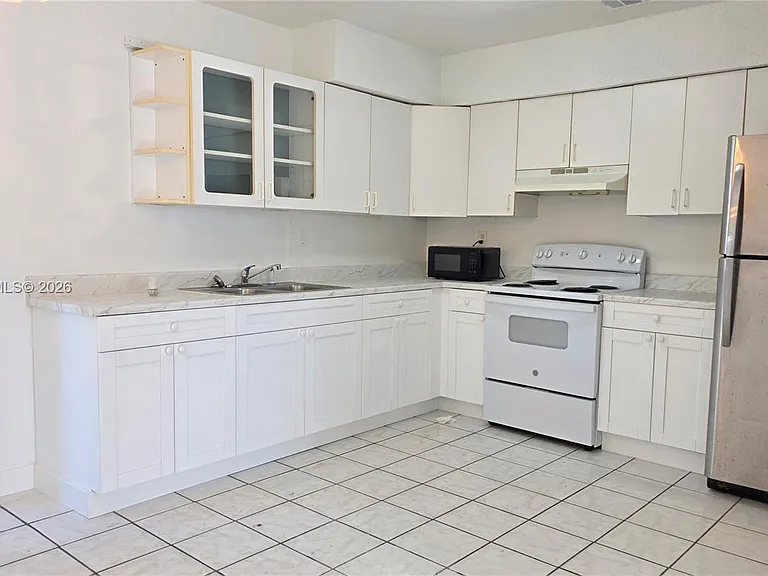 525 NE 132nd Terrace Br #527 — Photo 8