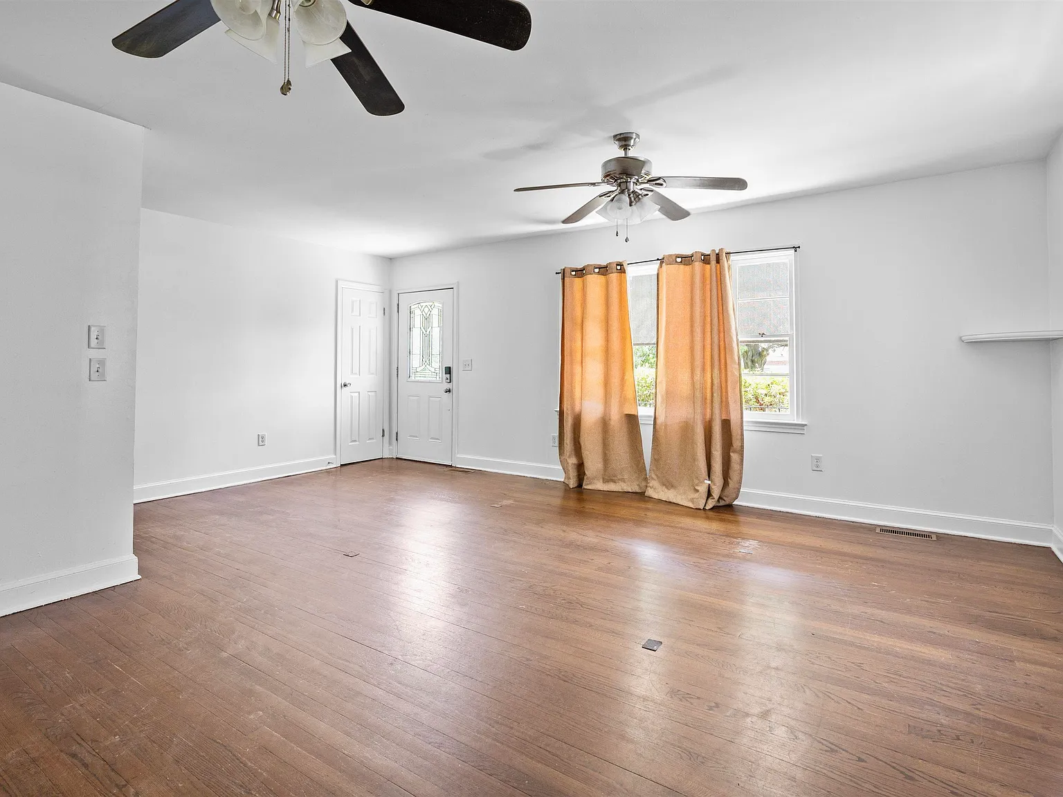 3 bed, 1850 sqft, $2,500 — Photo 3