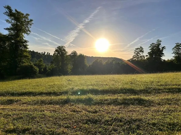 879 Stuart Rd SE, Copper Hill, VA 24079