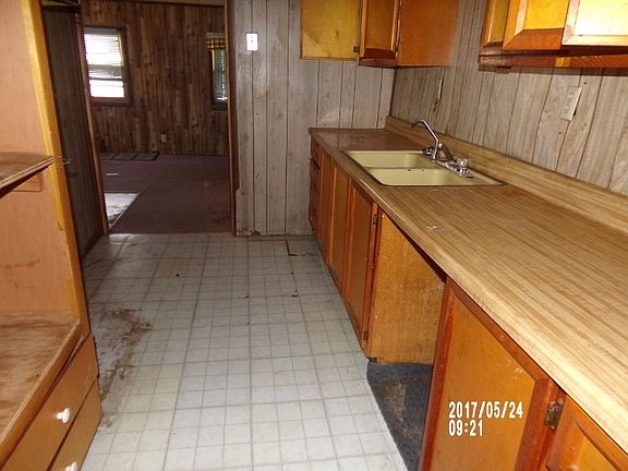 4th image of 344 S Ash St