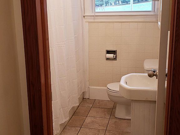 5th image of 1190 Brown St