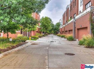 1219 Mayberry Plz, Omaha, NE 68108